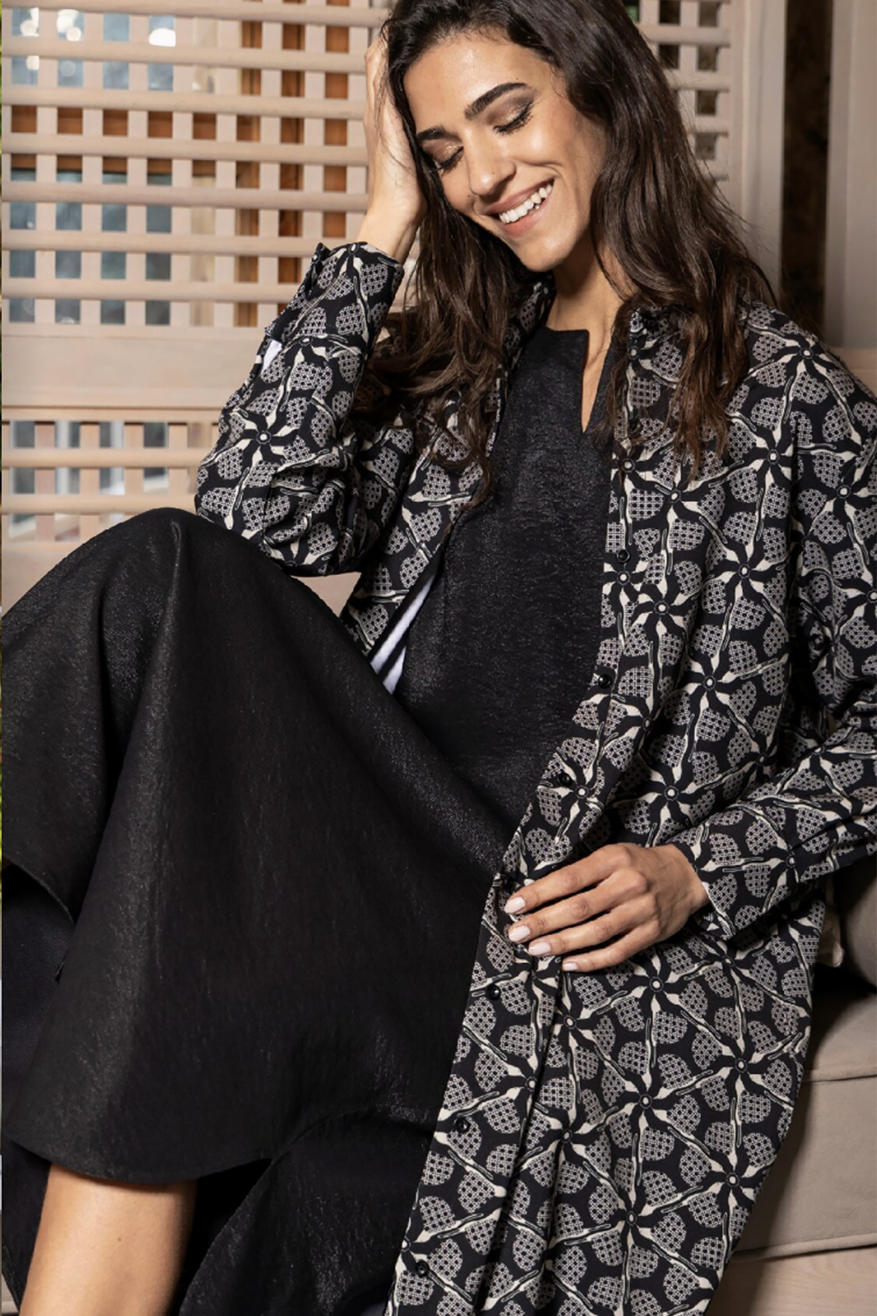 Black Abaya with Printed Bird Motif by Parade Wearableart