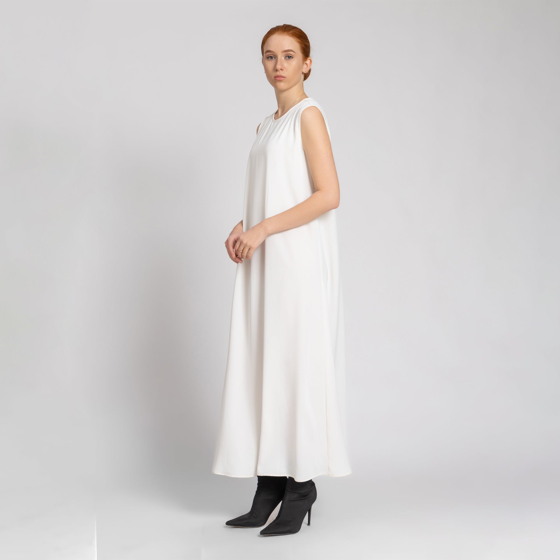 White Long Sleeveless Crepe Dress From Elanove