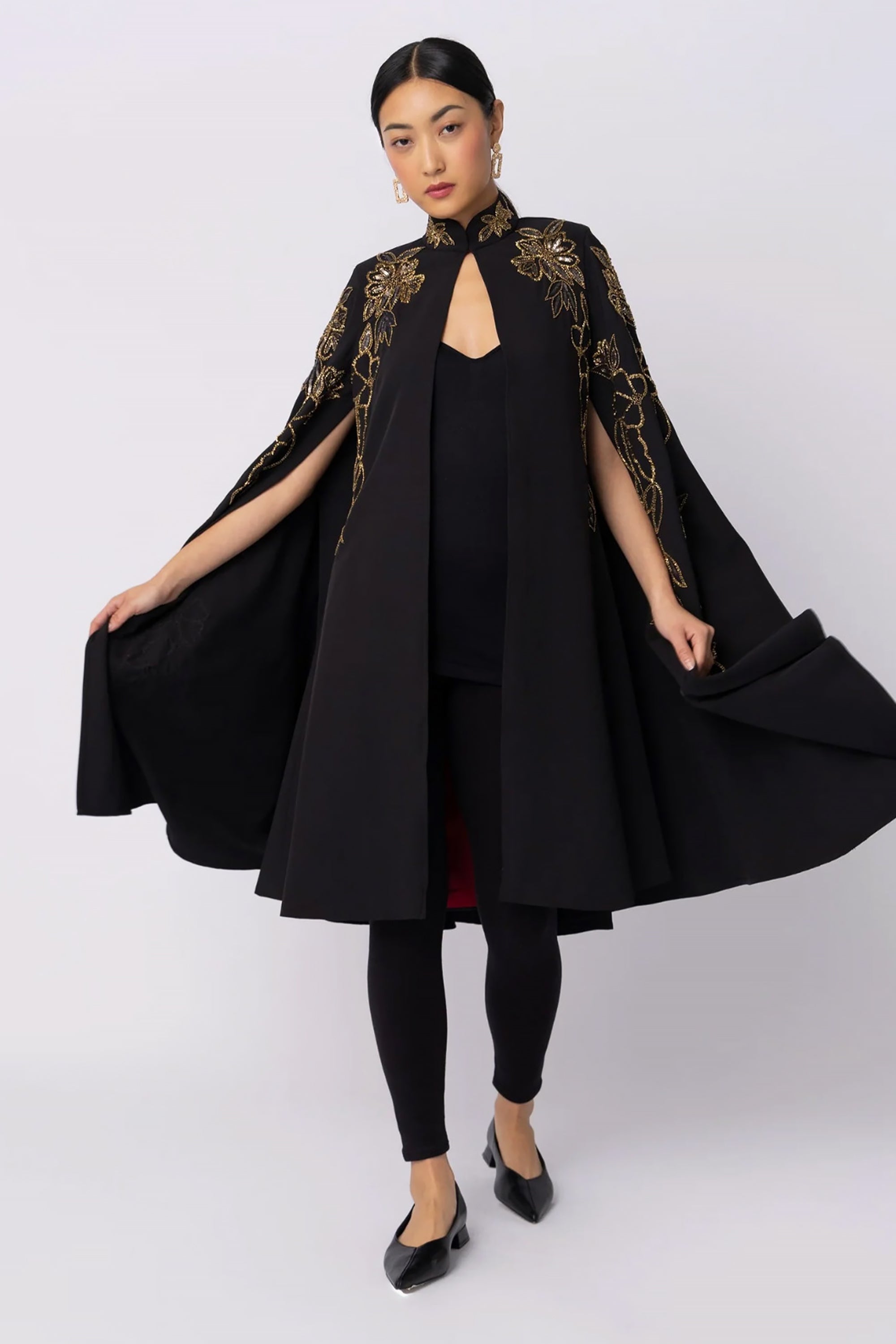 عباءة NYX من البوليستر الأسود من رايشما