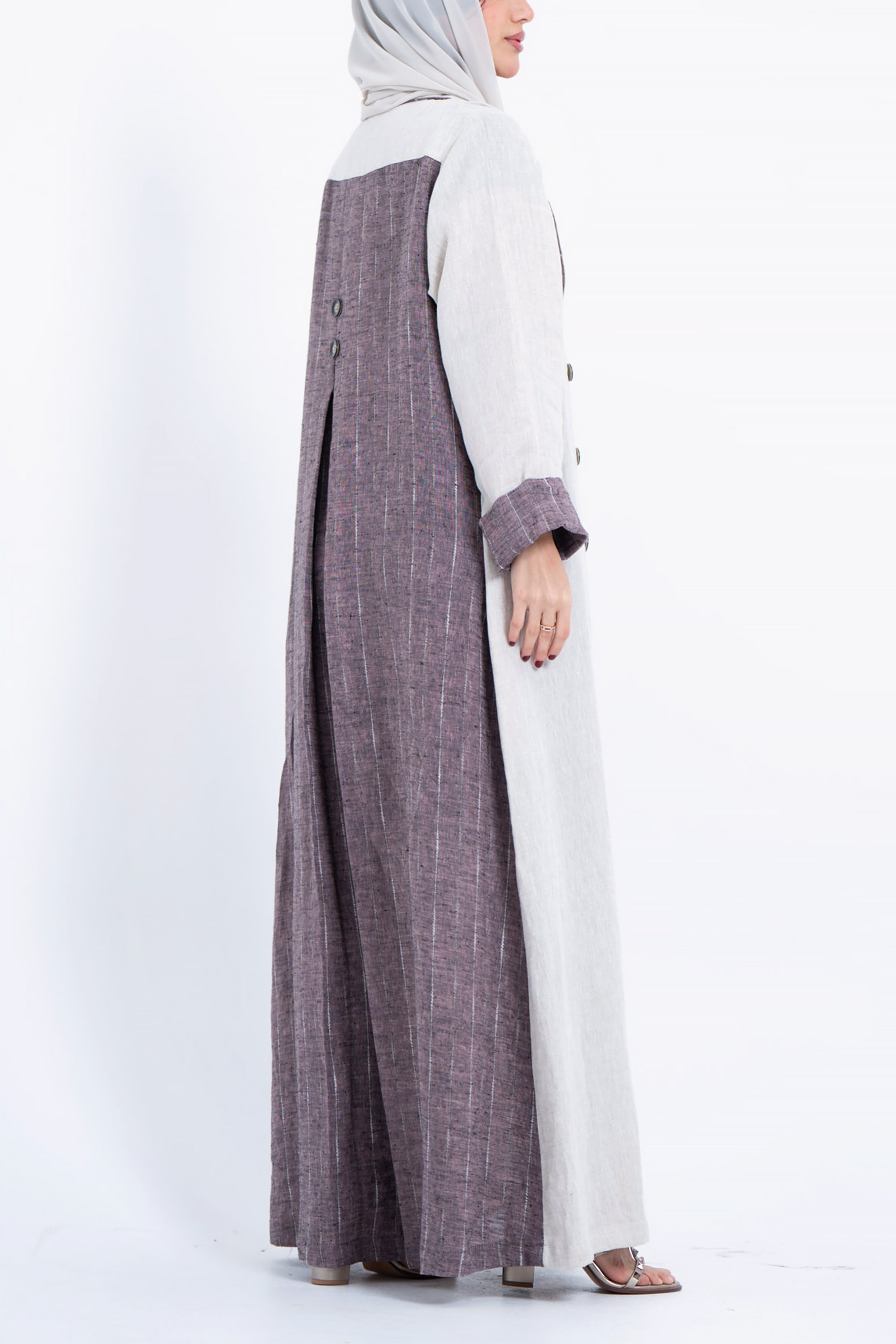 Multicolor Striped Linen Abaya by Taa Marbotah