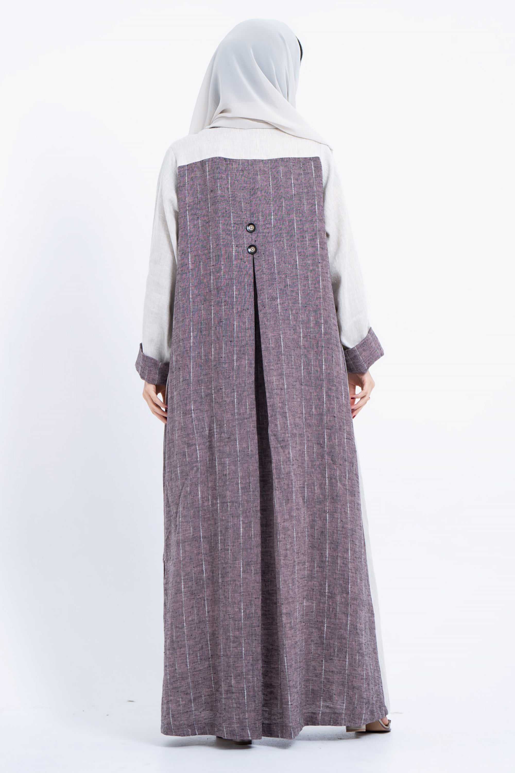Multicolor Striped Linen Abaya by Taa Marbotah