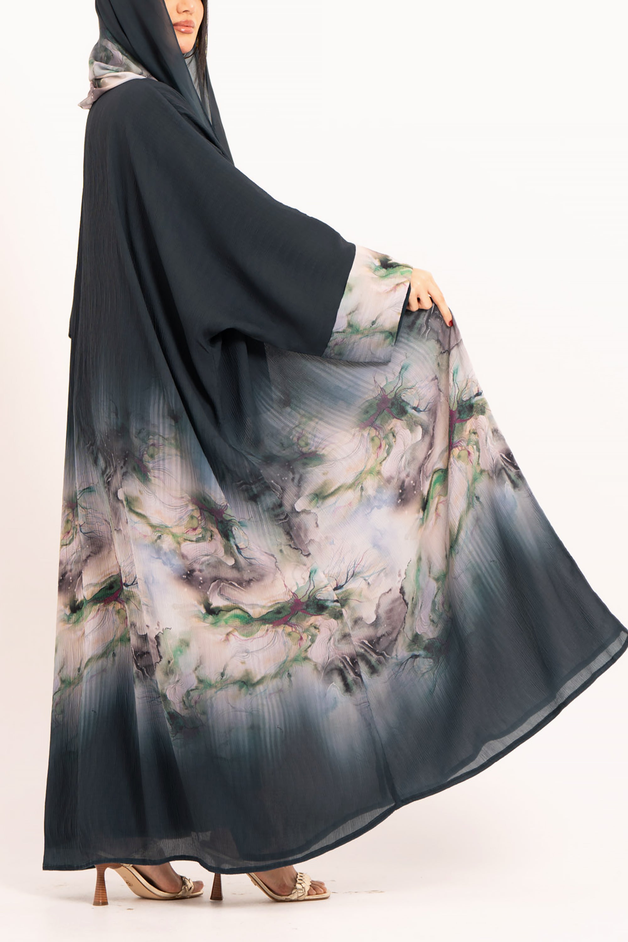 Multicolor Wavy Double-Layered Chiffon Abaya by Taa Marbotah