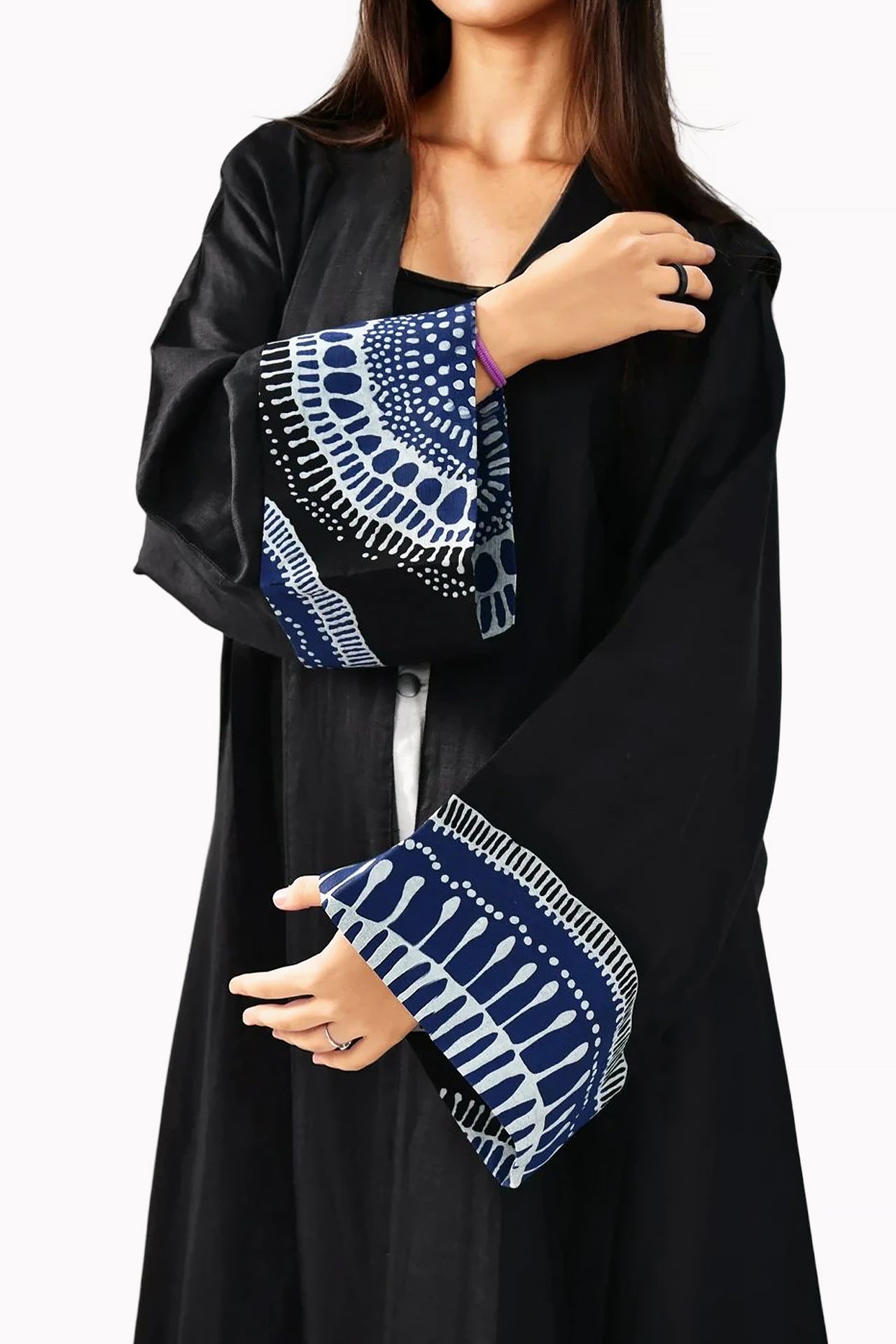 Pattern Linen Black Abaya by May Thahab
