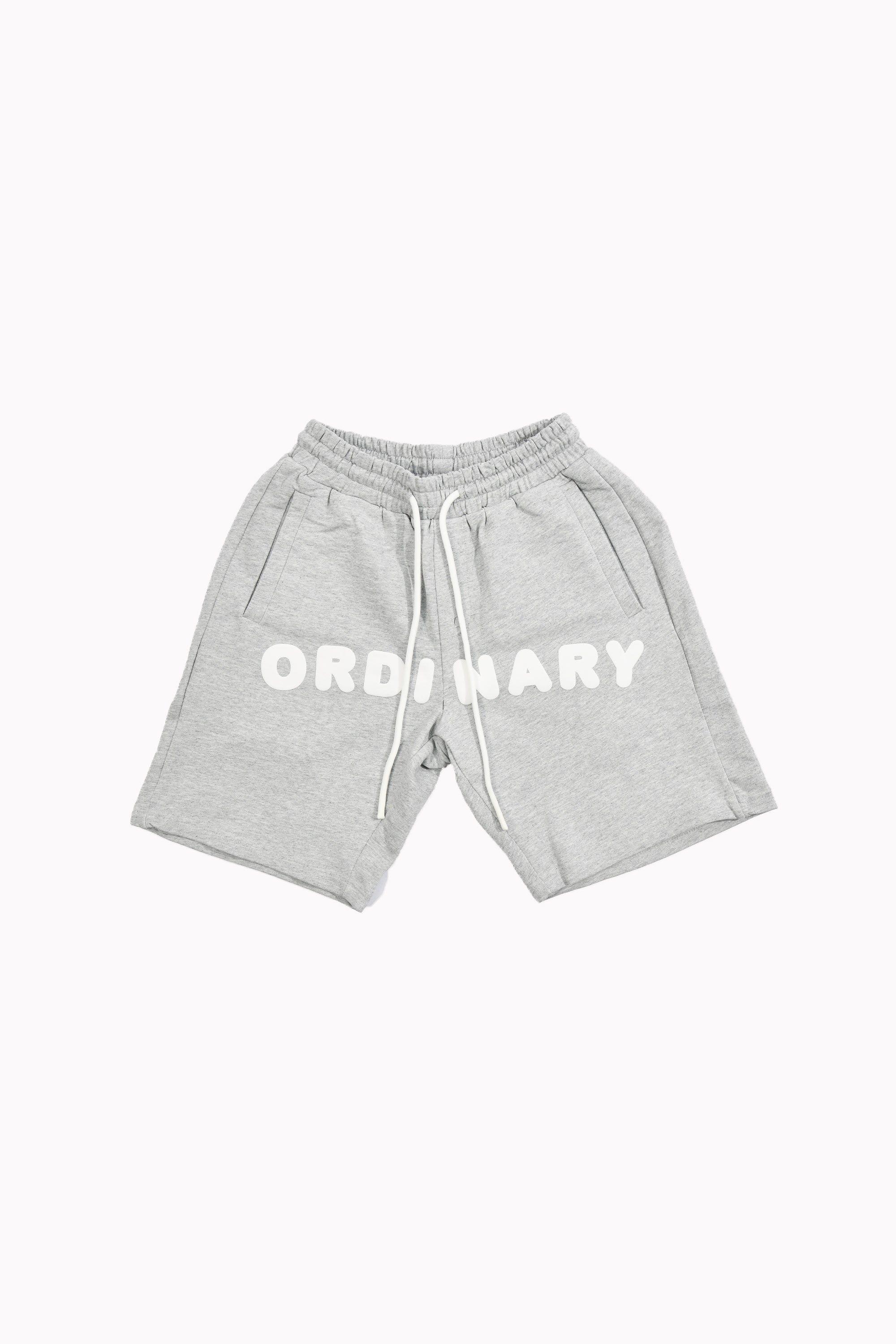 شورت رمادي "ORDINARY" من Ordinary Clothes