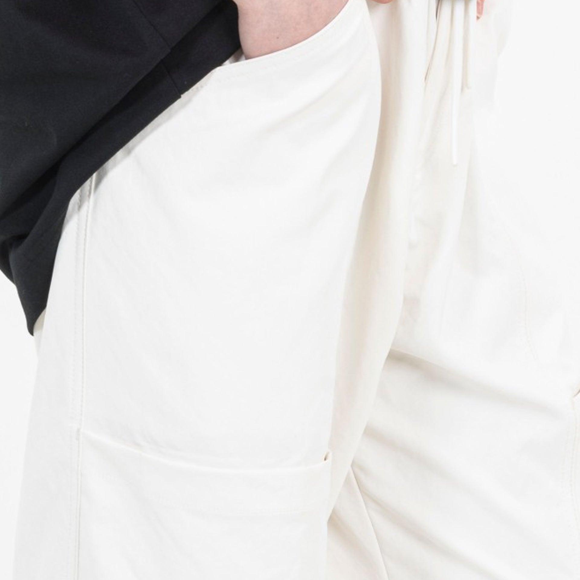 White Pants With Side Pockets By Dracaena Cinnabari