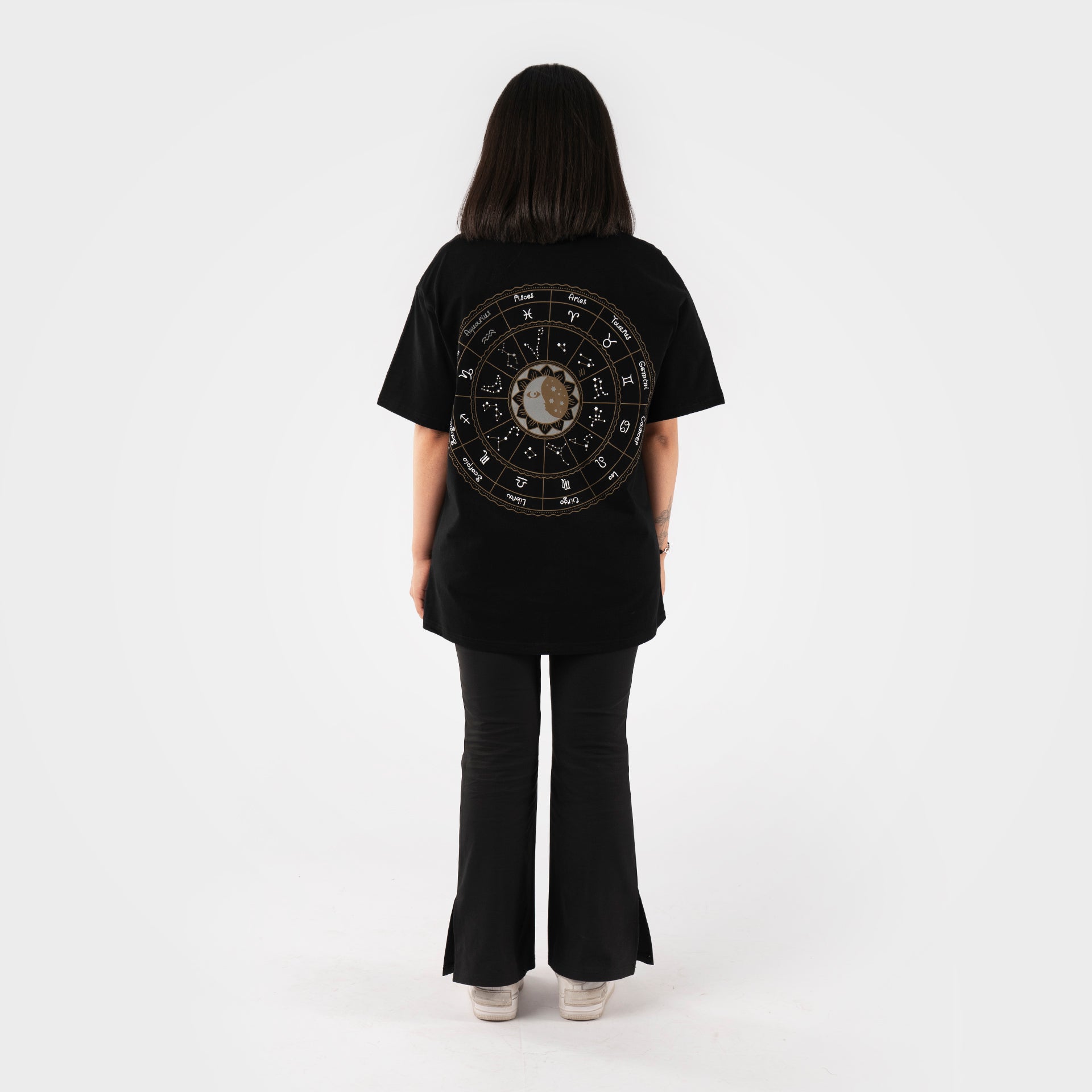 Black Aquarius T-shirt From Street KSA - WECRE8