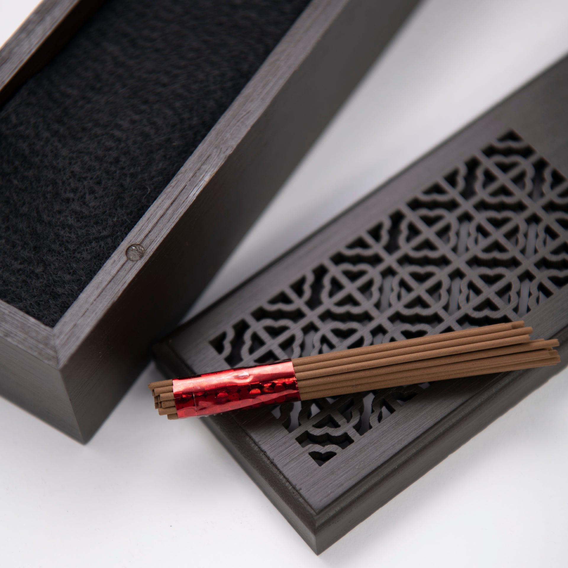 Incense Burner Super Pure By Alqwdaa Oud - WECRE8