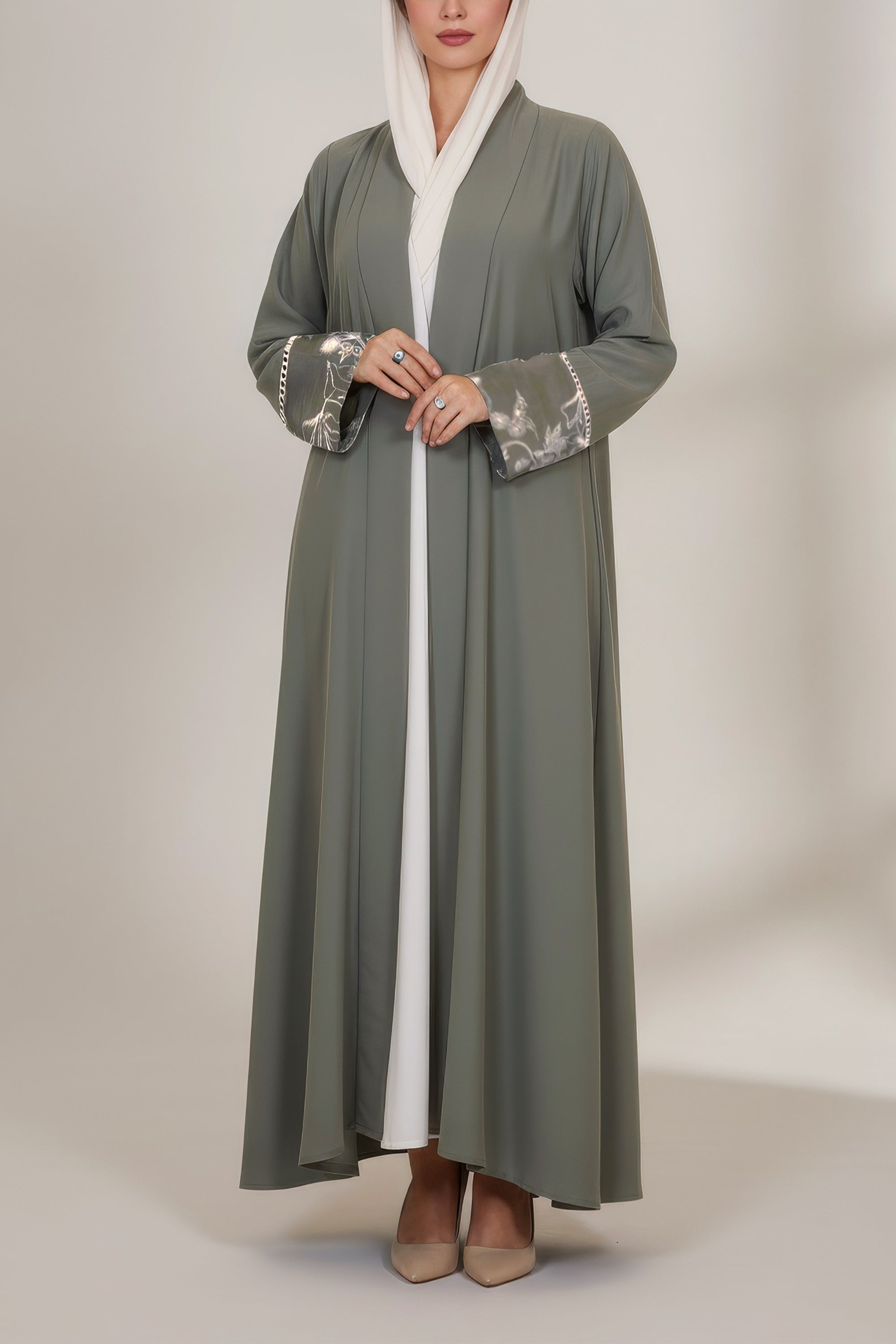 Green Hand-Embroidered Linen Abaya by Le Muga