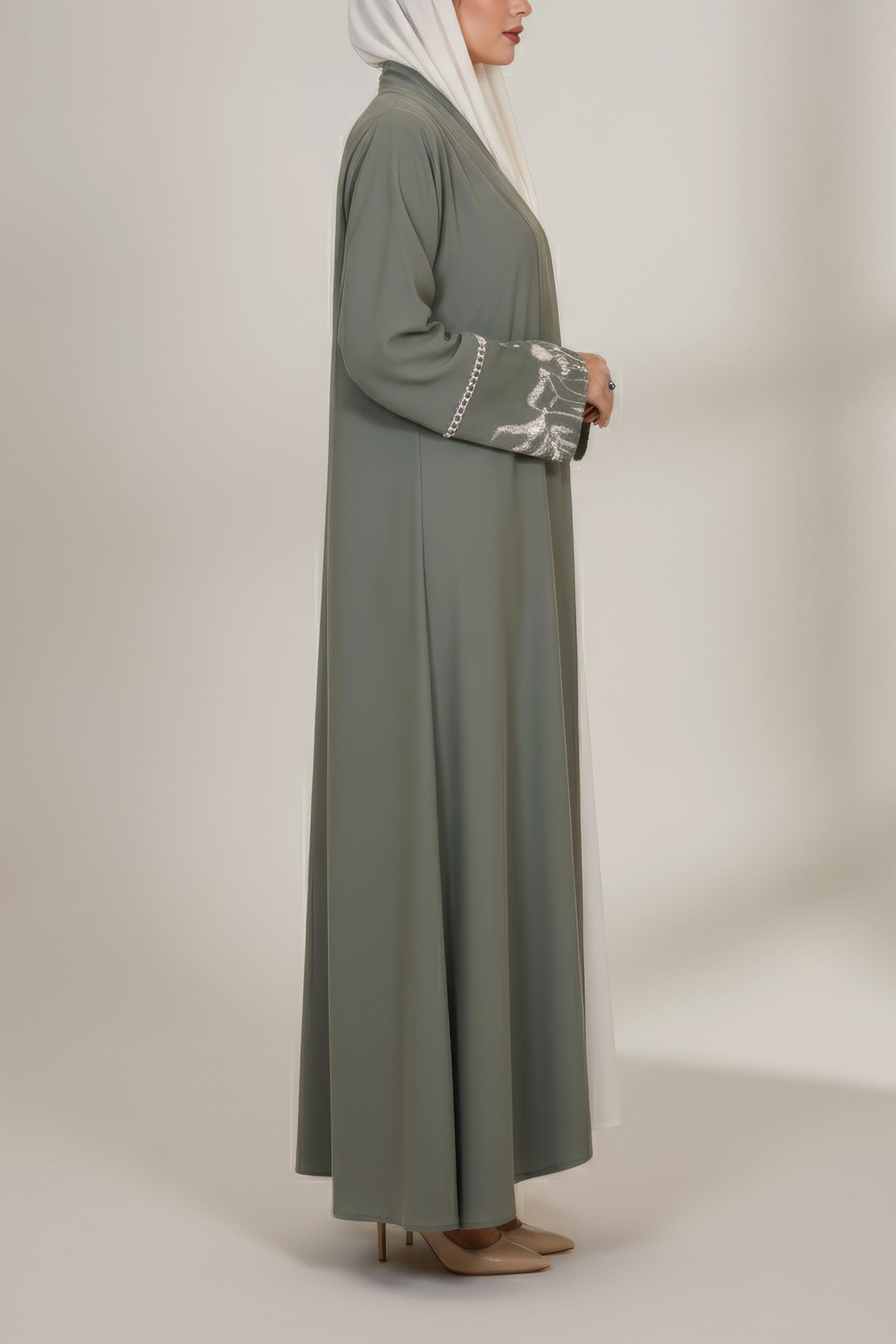 Green Hand-Embroidered Linen Abaya by Le Muga