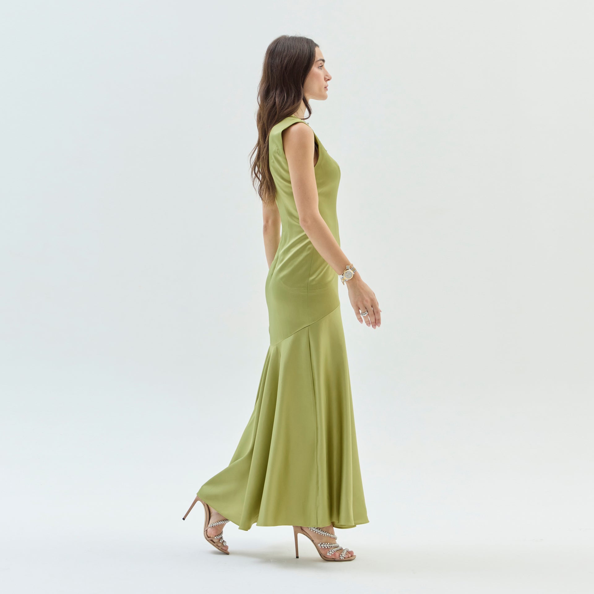 فستان ستان أخضر مع تطريز من أرموار