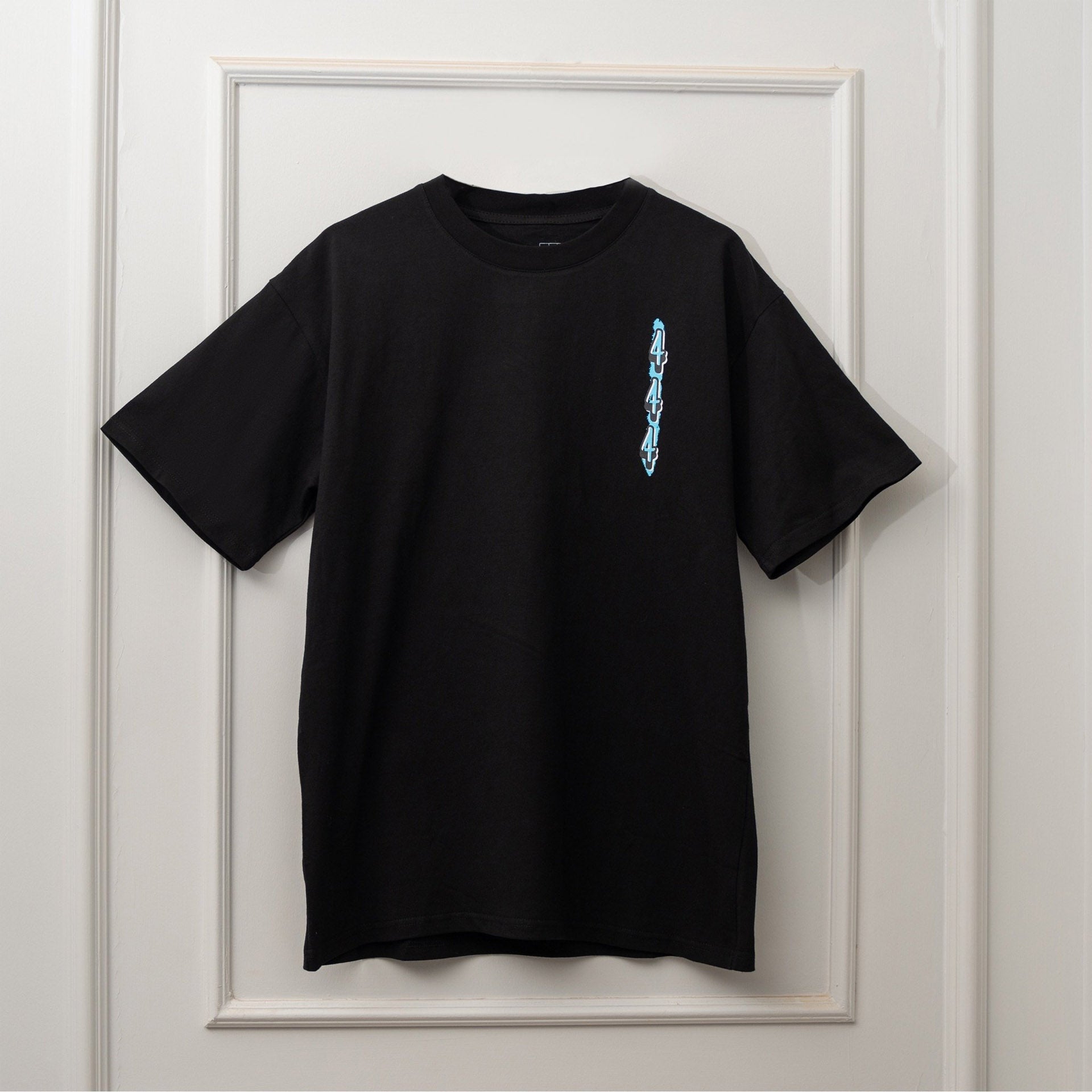 Black T-shirt "No Inspiration" From Triple Four