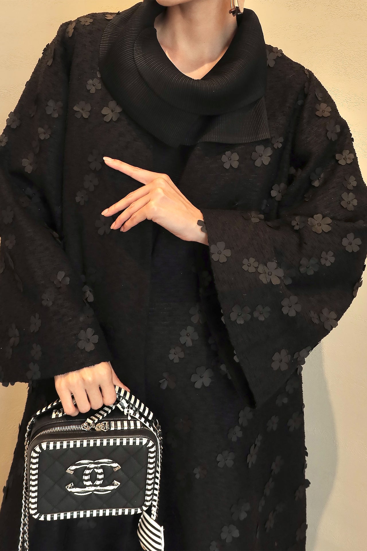 Black Bloom Abaya by F.Lounge