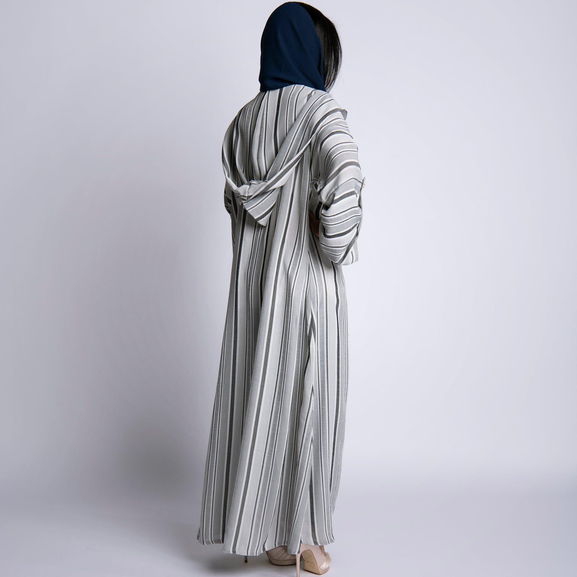 Silver Abaya With Gray Stripes By Erth