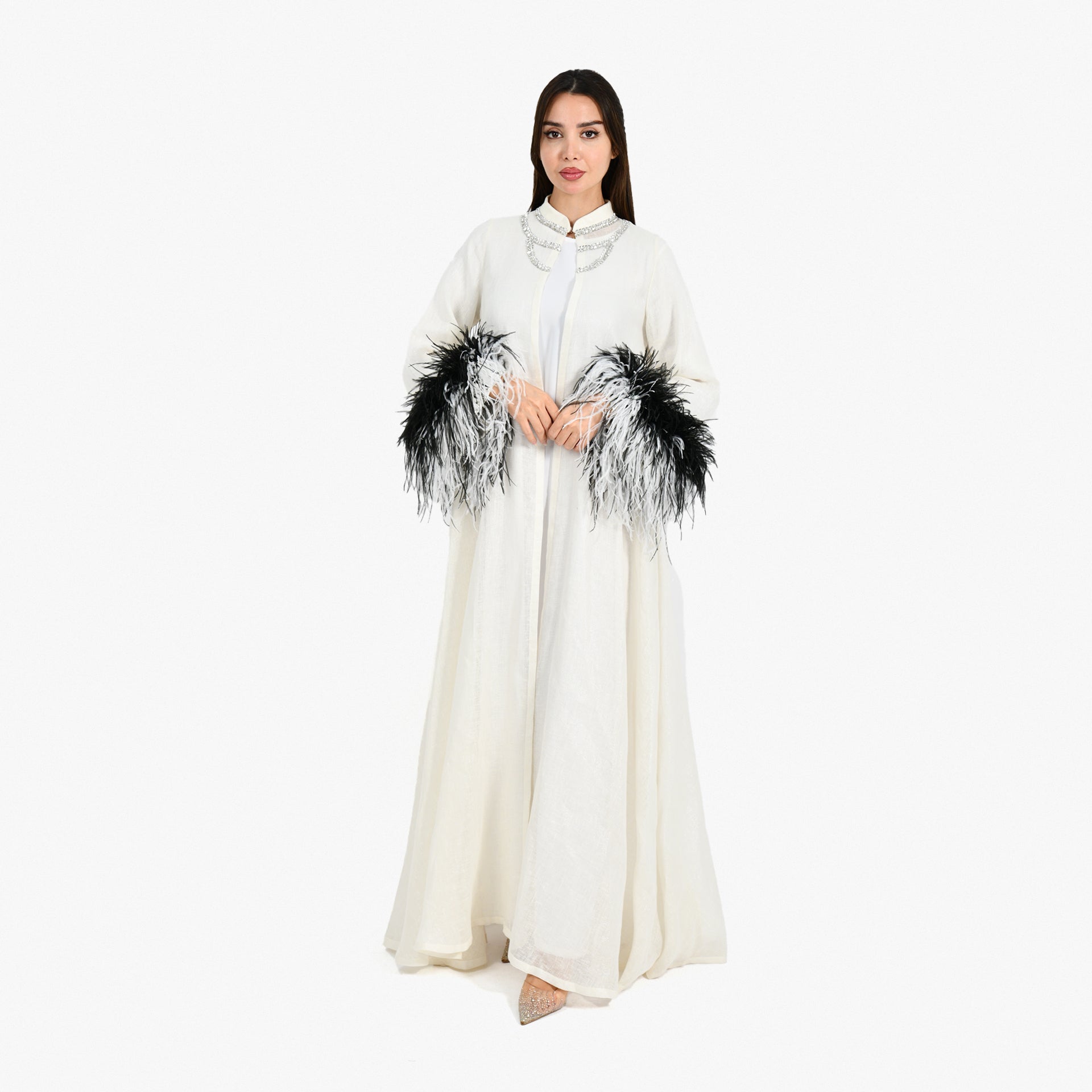 White Jalabiya with Feathers and Embroidery - Atelier Zuhra