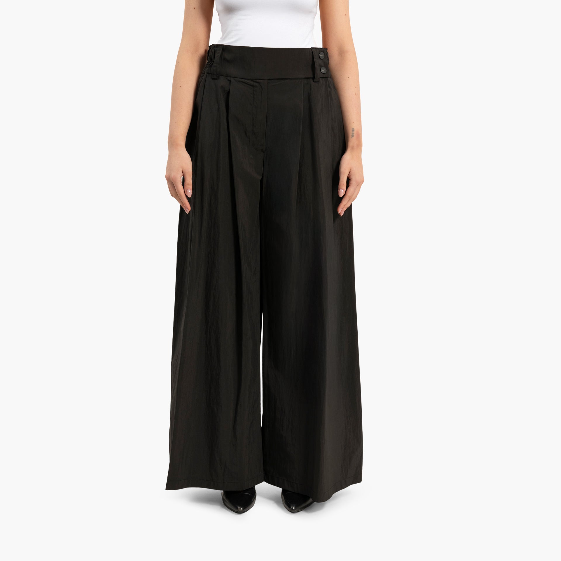 Women Pleated Black Trousers By WECRE8