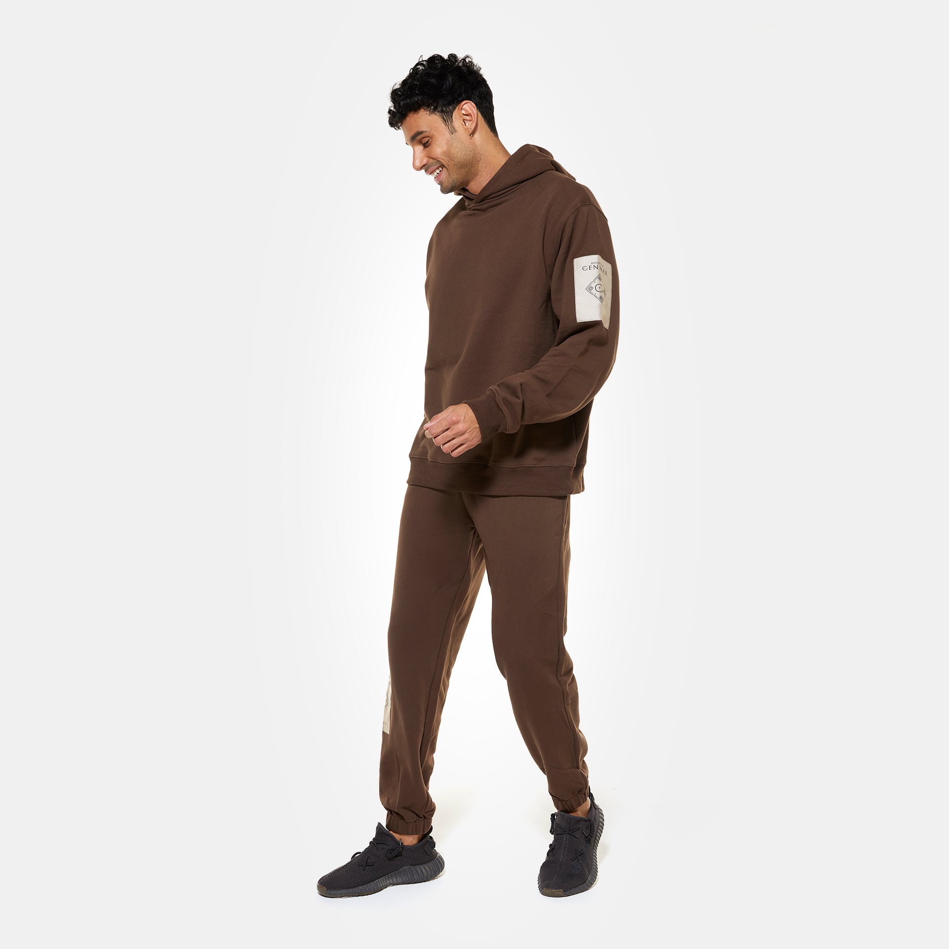 BROWN HOODIE WITH PATCH FROM HOUSE OF CENMAR