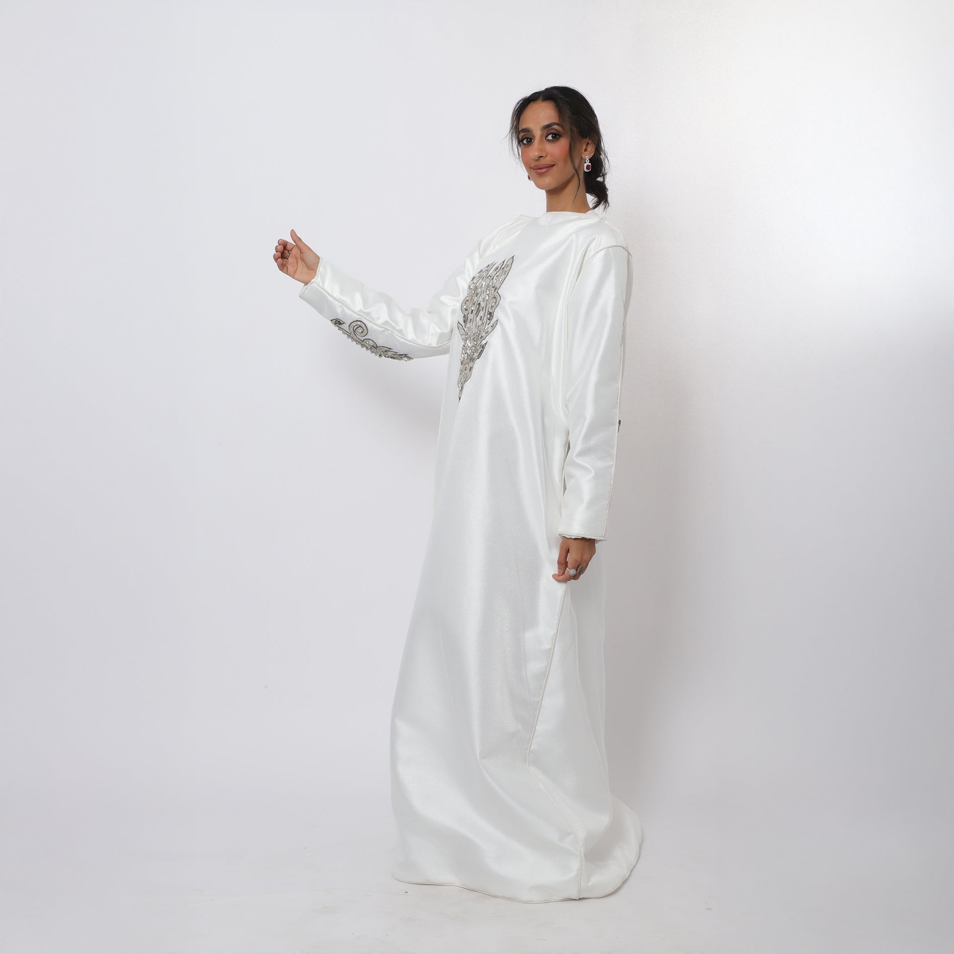 White Teffeta Abaya with Embroidery by Khloud Al-Saadawi