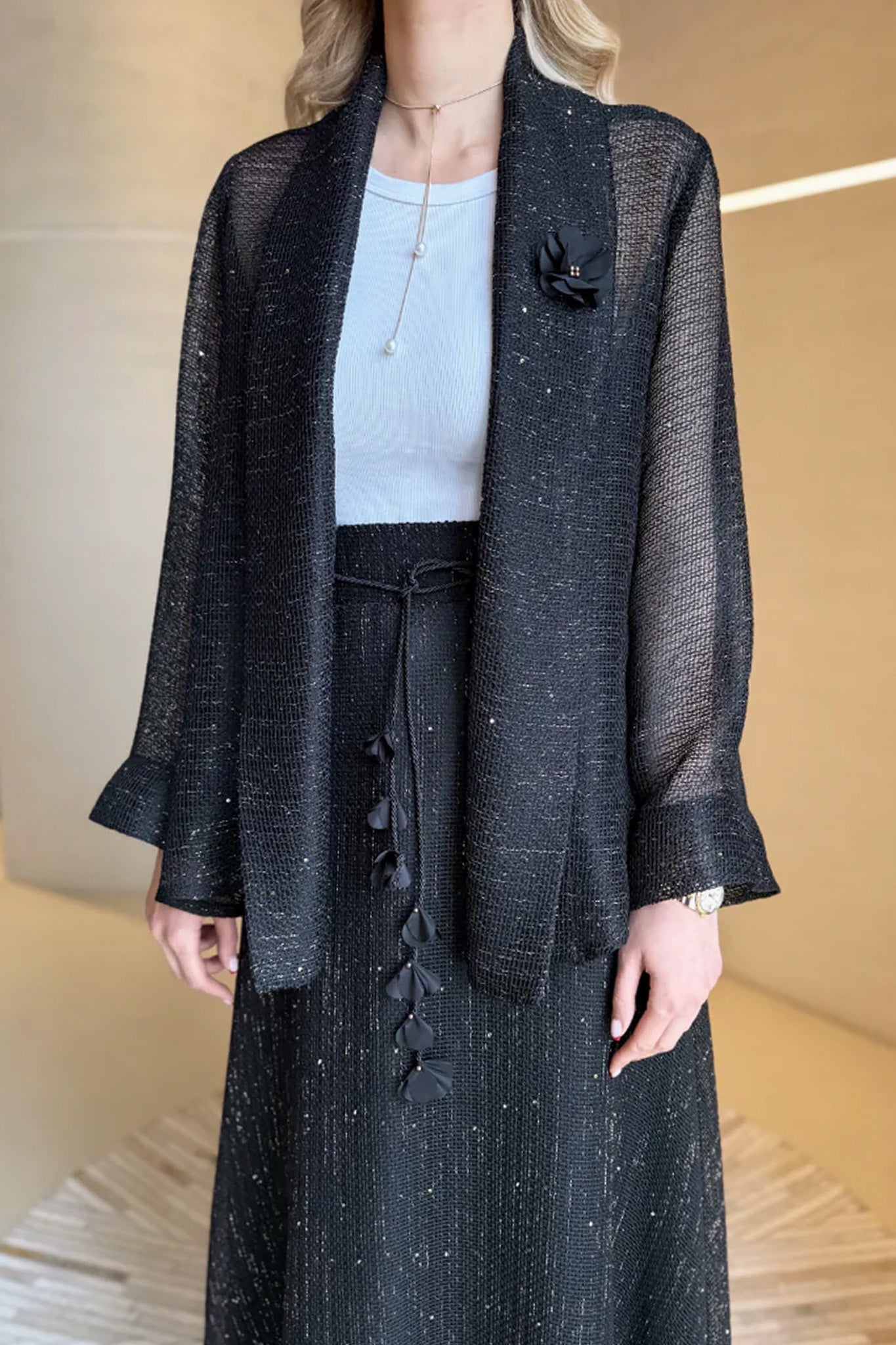 تنورة سوداء لامعة من F.Lounge