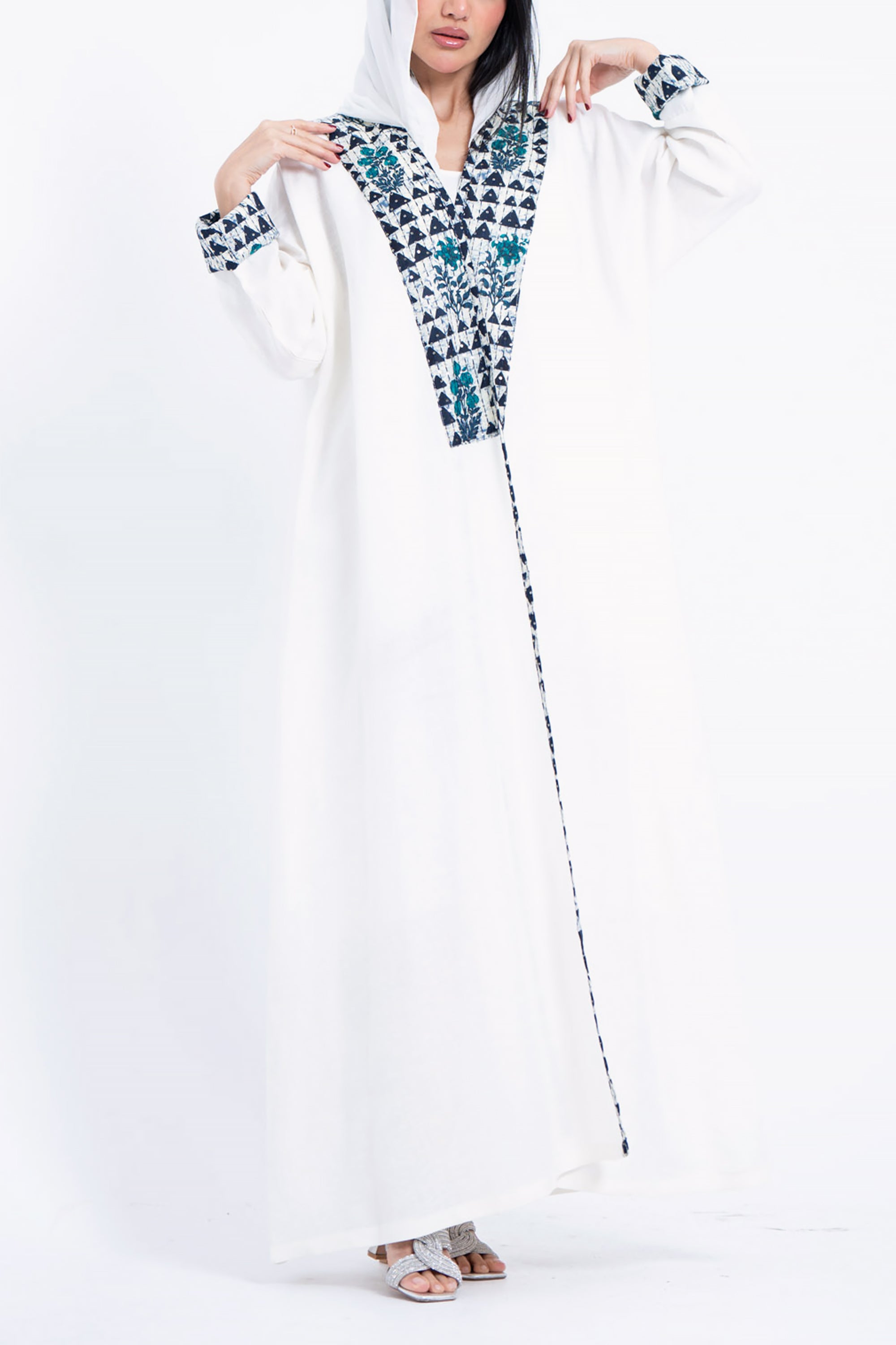 White Geo Linen Abaya by Taa Marbotah