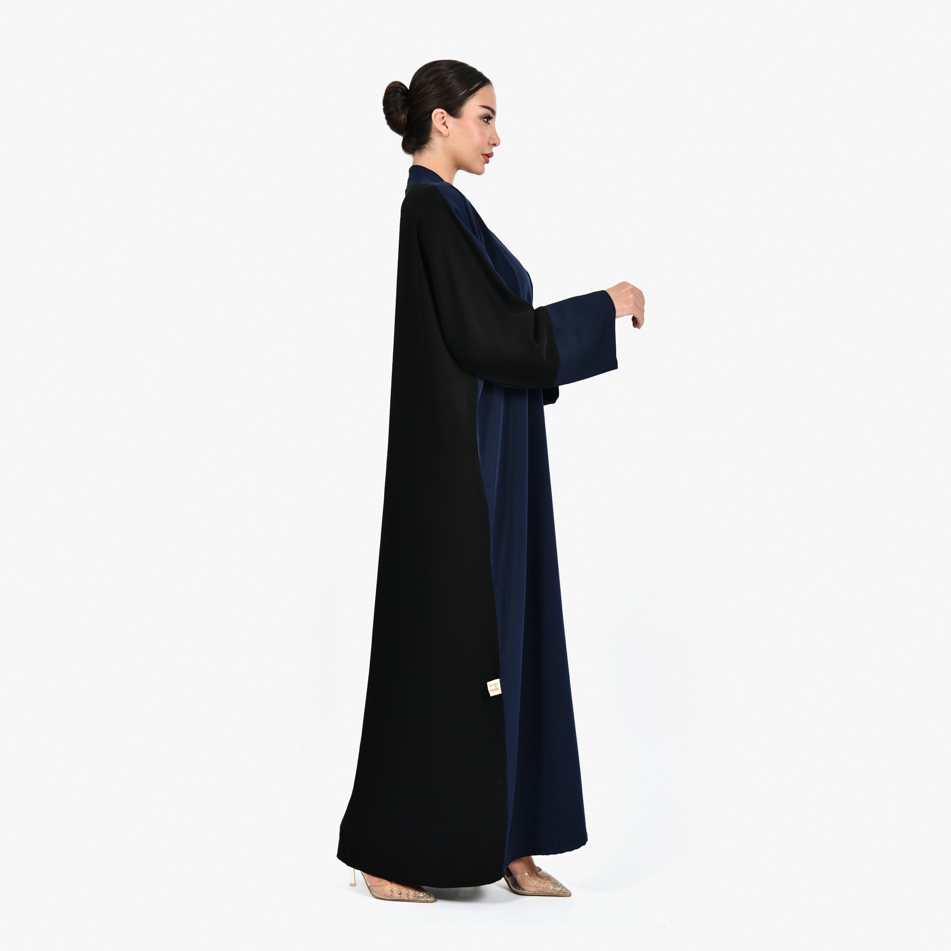 Barbi Navy Blue & Black Abaya by Darzah - WECRE8