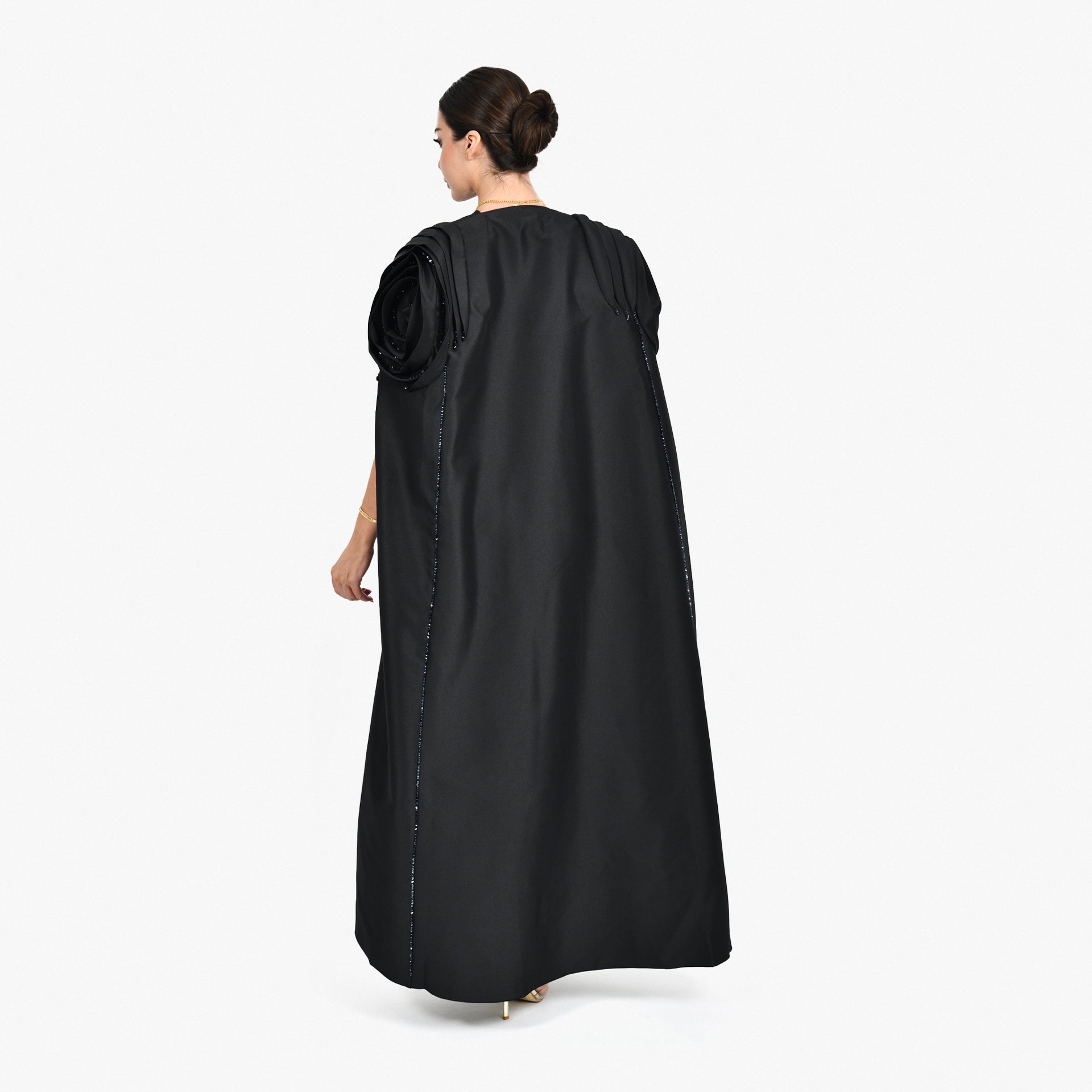 Black Bisht Abaya with Black Tarha by Shmokh Abaya - WECRE8