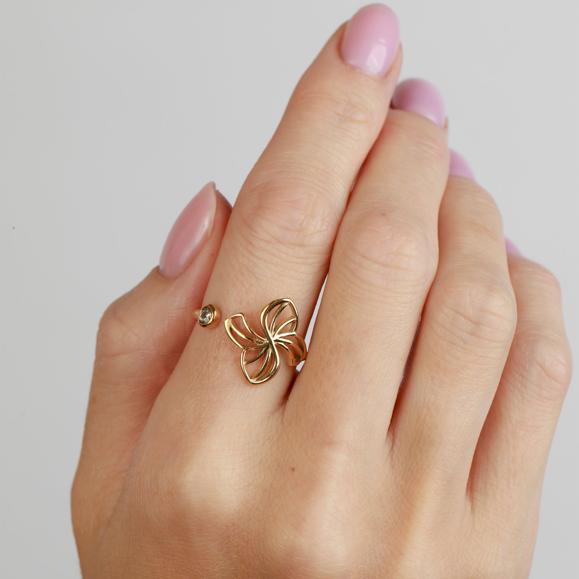 Curve Ring by Le Soleil - WECRE8