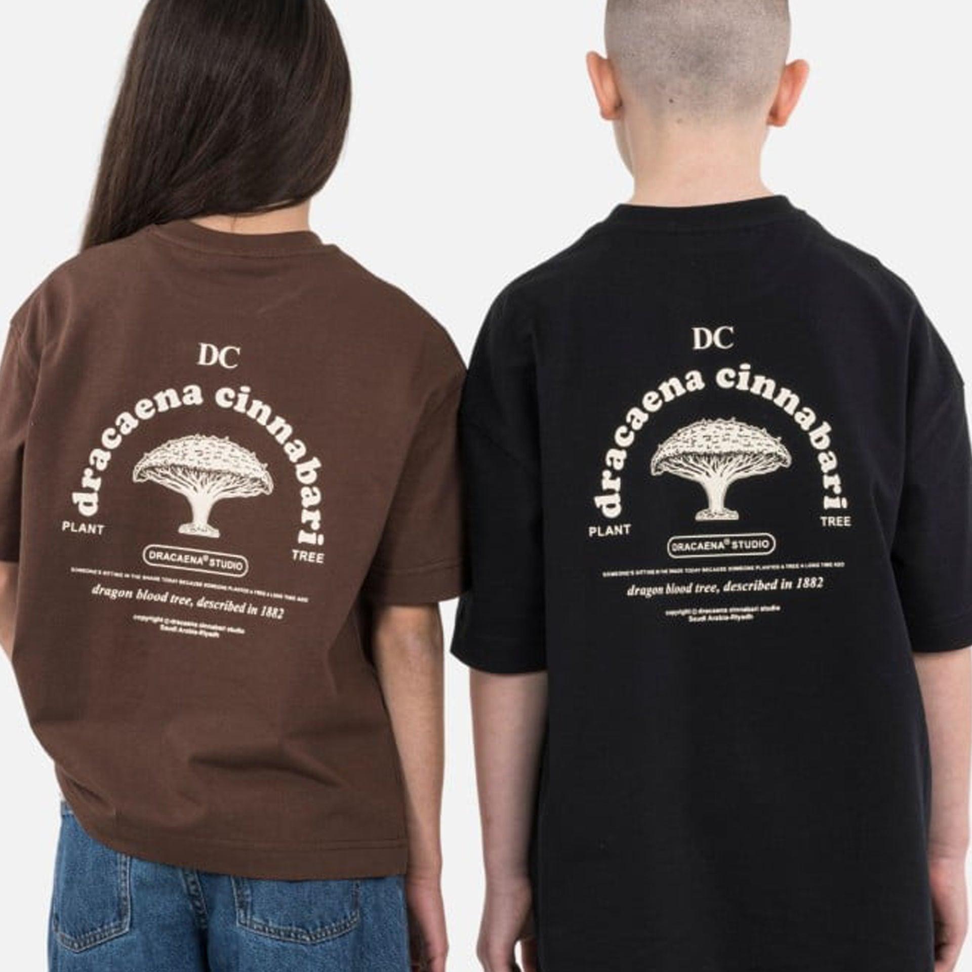 Kids Black Cotton T-shirt With Prints By Dracaena Cinnabari - WECRE8