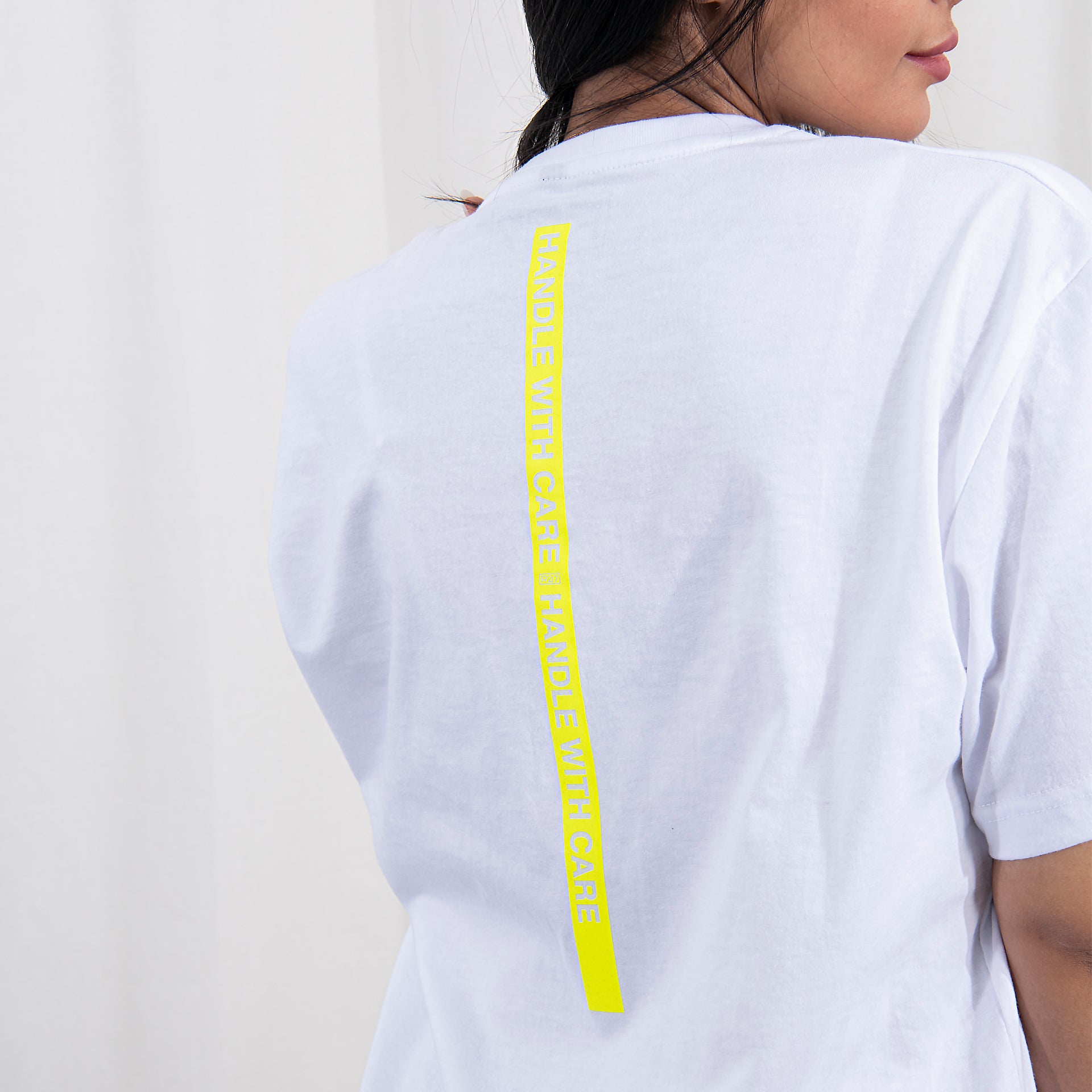 White T-shirt Human Being From R07 - WECRE8
